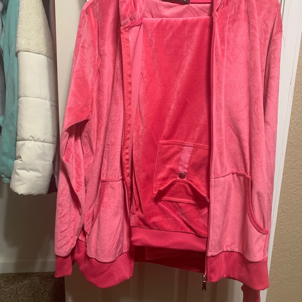 Women’s pink (Size L)tracksuit
